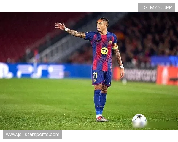 拉菲尼亚弧顶劲射巴萨终结比赛在手